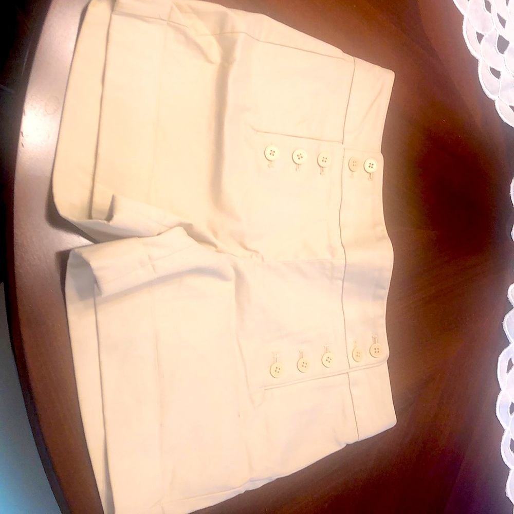 Bege shorts
